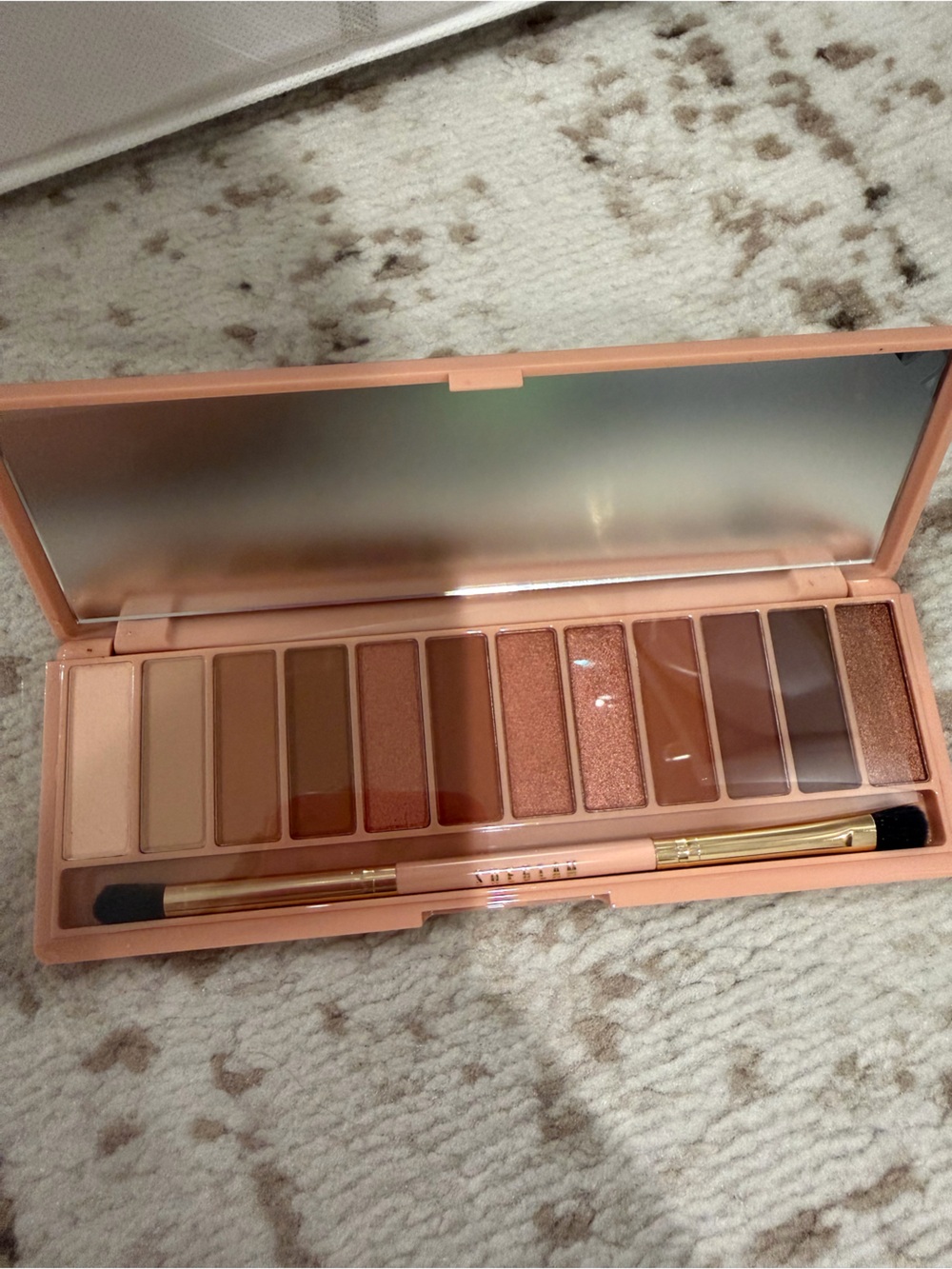 Neutral Peach Eyeshadow Palette - Warm Peach & Nude Shades